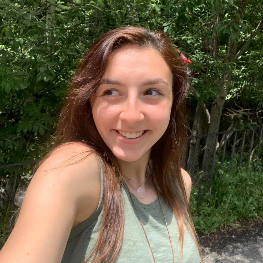 Meet your Posher, Izzy